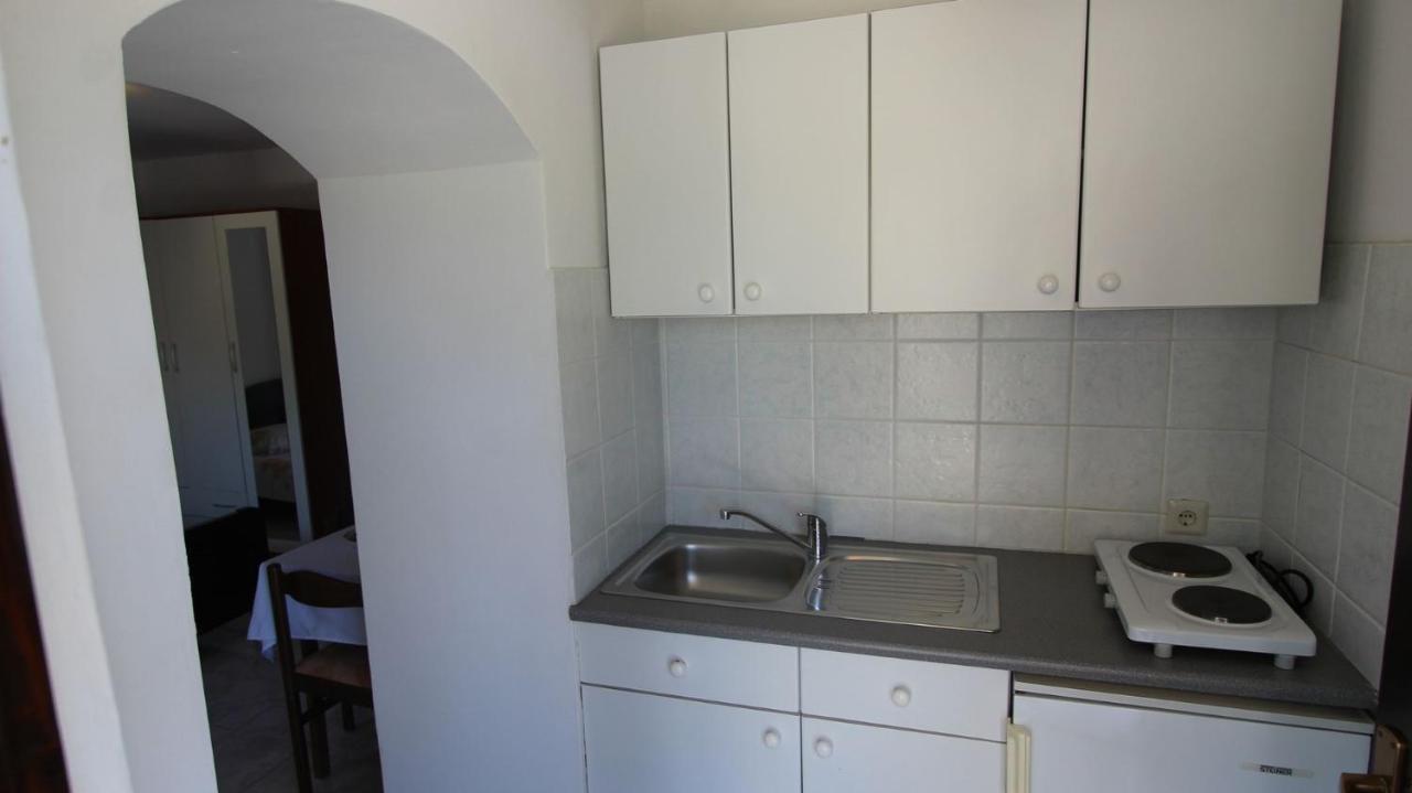 Apartments Eva Malinska Bagian luar foto